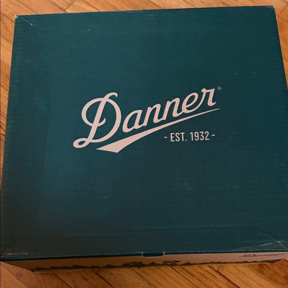 Danner Black Leather Moc Toe Work Boot with Gold Eyelets style 18102 Flashpoint - Picture 8 of 8